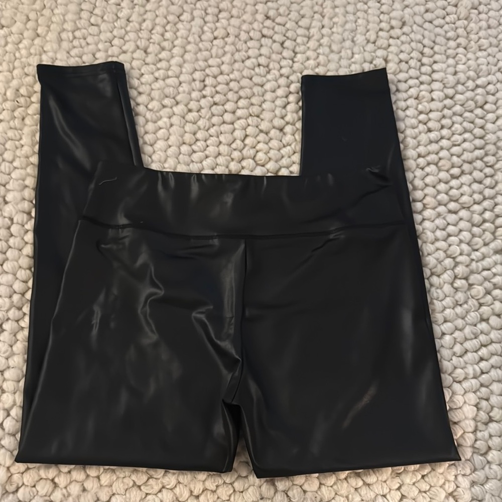 Wild Fable Black Faux Leather Appearing Leggings - Picture 3 of 3